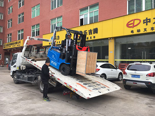 廈門電動叉車公司，銷售比亞迪電動叉車2.5噸一臺